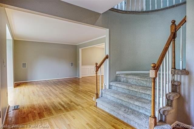 1346 Arbor Creek Dr - Photo 3 of 42