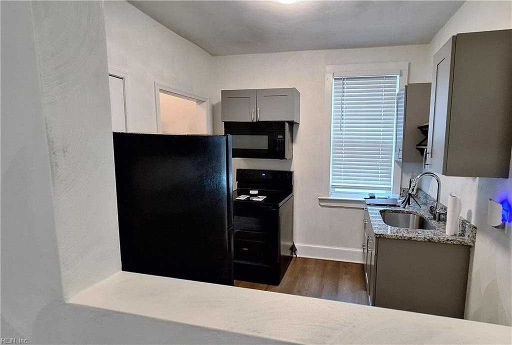 311 W 27th St #A - Photo 2 of 18