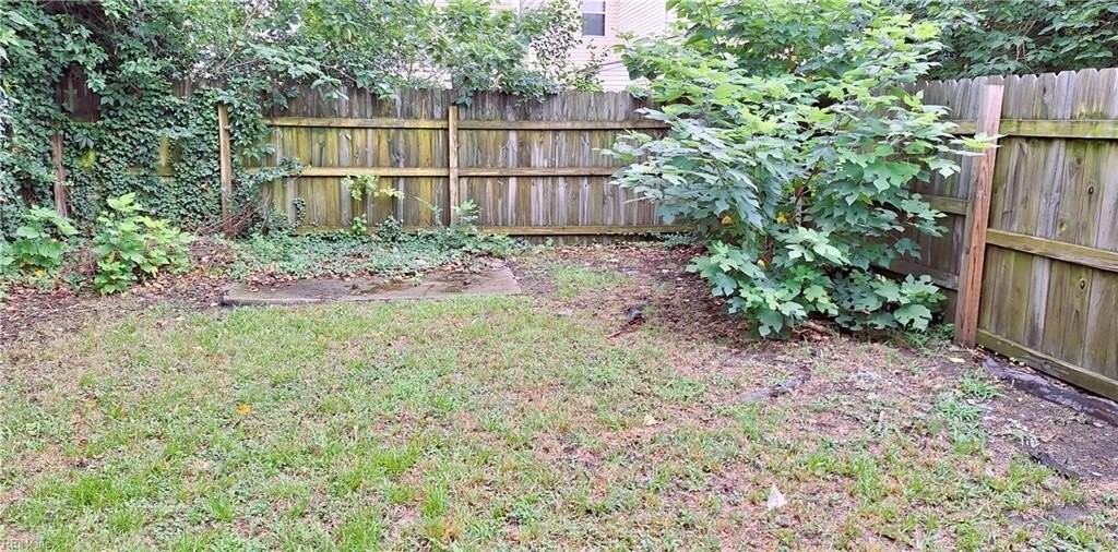 311 W 27th St #A - Photo 5 of 18