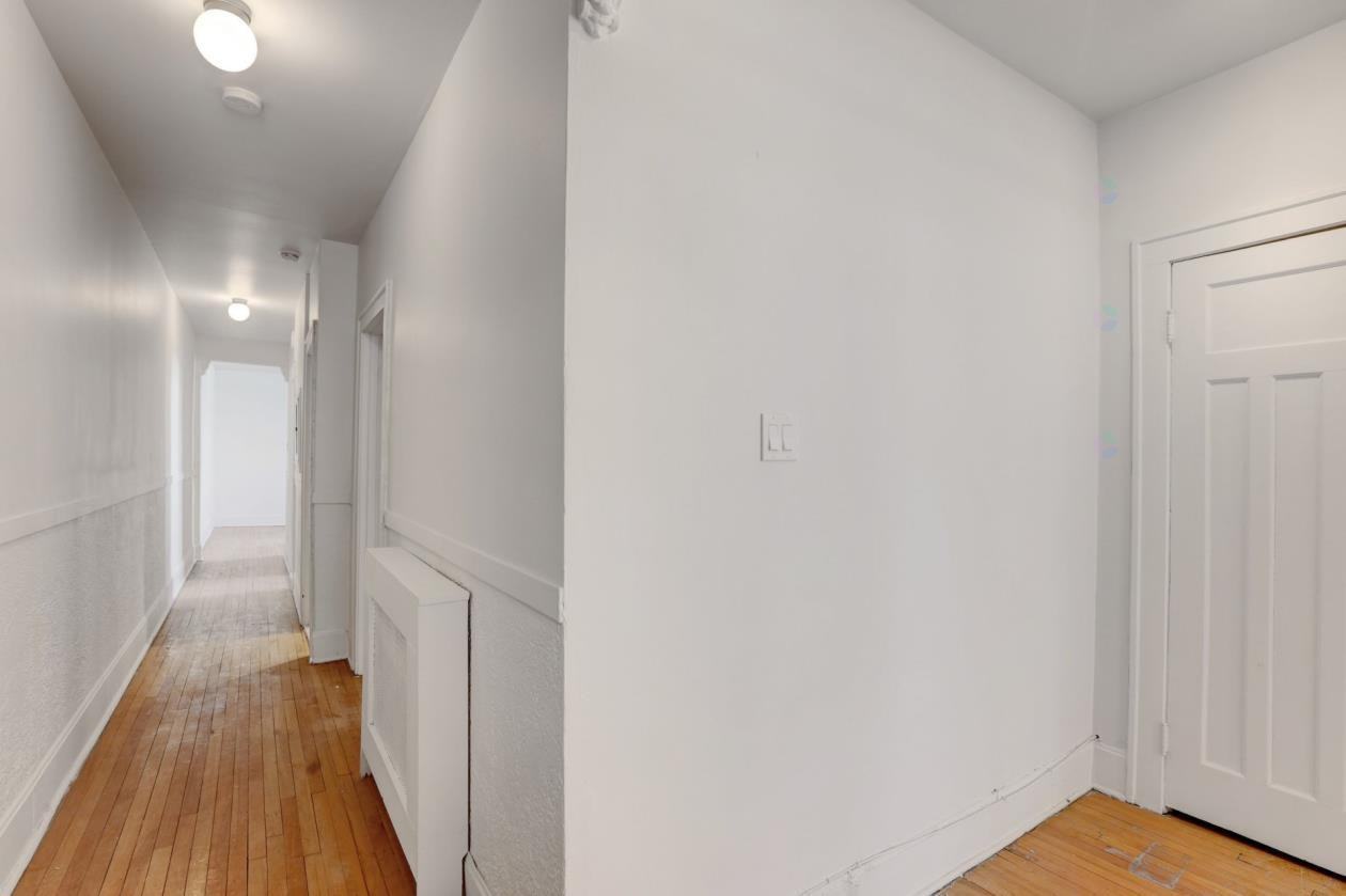2461 Boulevard Édouard-Montpetit #1 - Photo 2 of 19