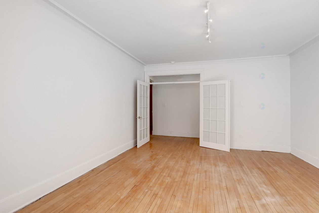 2461 Boulevard Édouard-Montpetit #1 - Photo 3 of 19