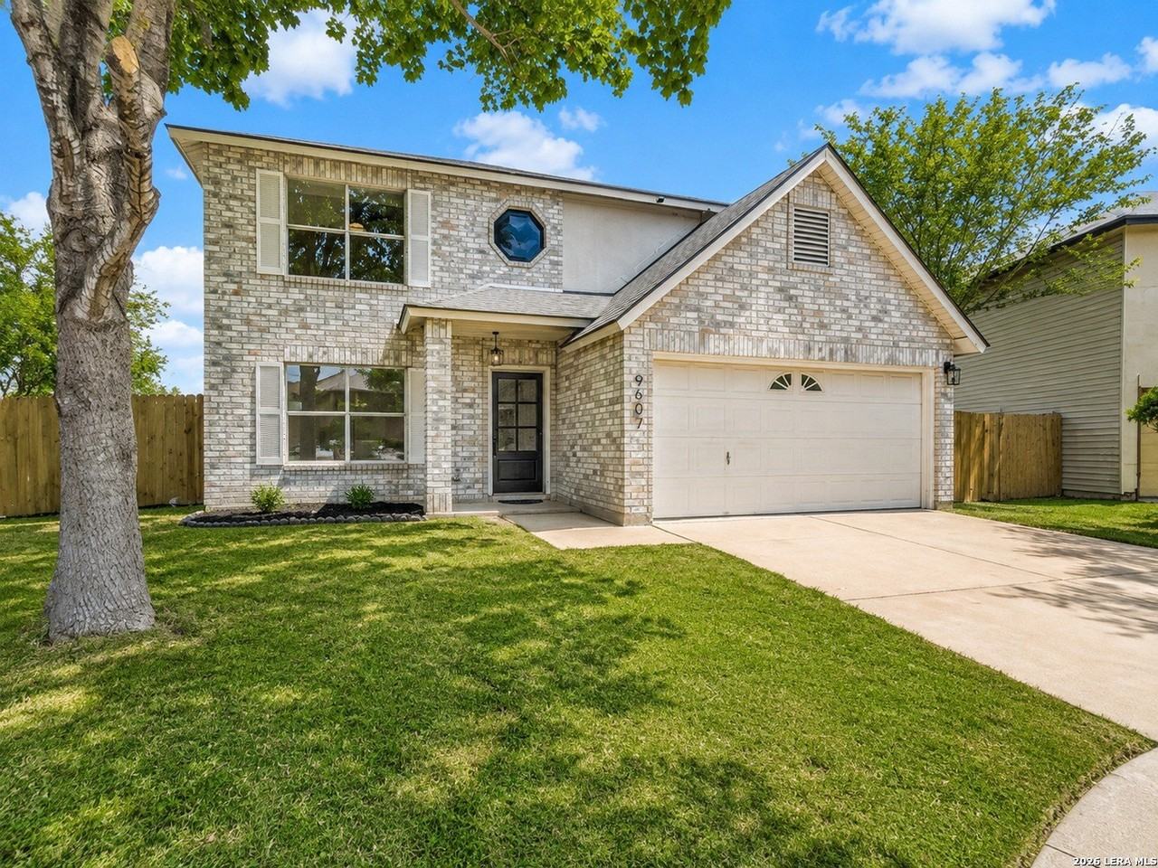 9607 Chase Pt - Photo 2 of 27