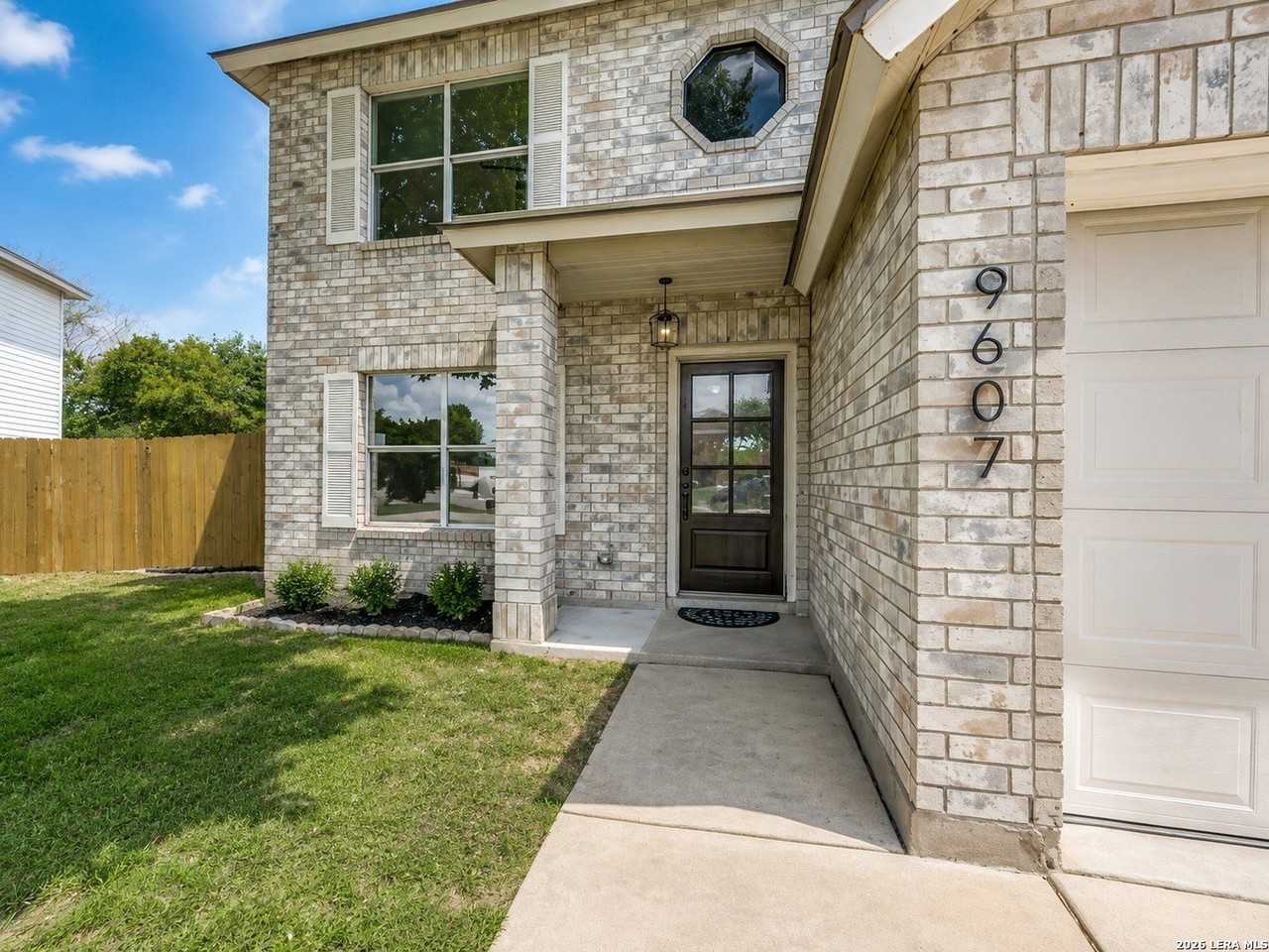9607 Chase Pt - Photo 3 of 27
