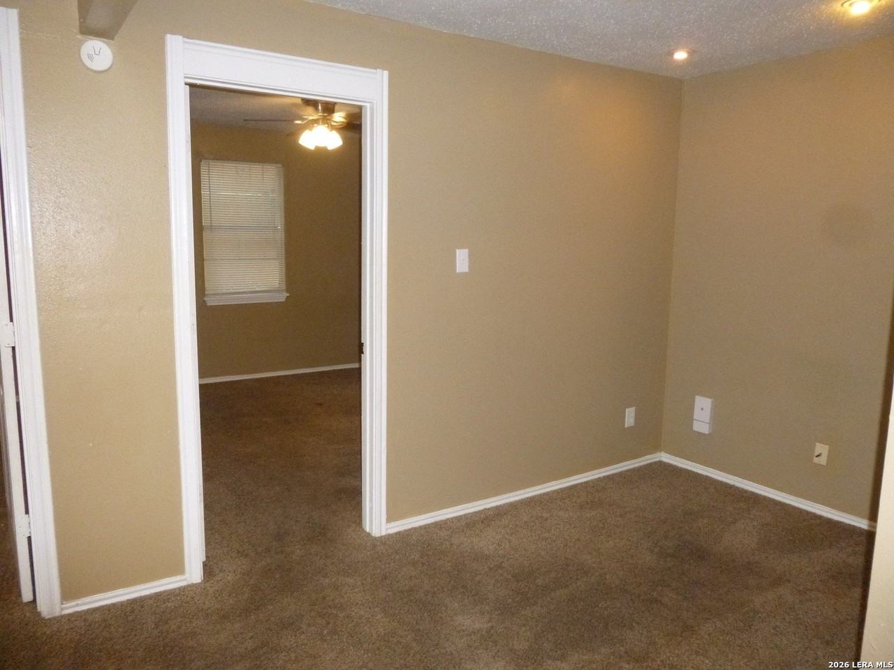 404 Donaldson Ave #REAR - Photo 4 of 17