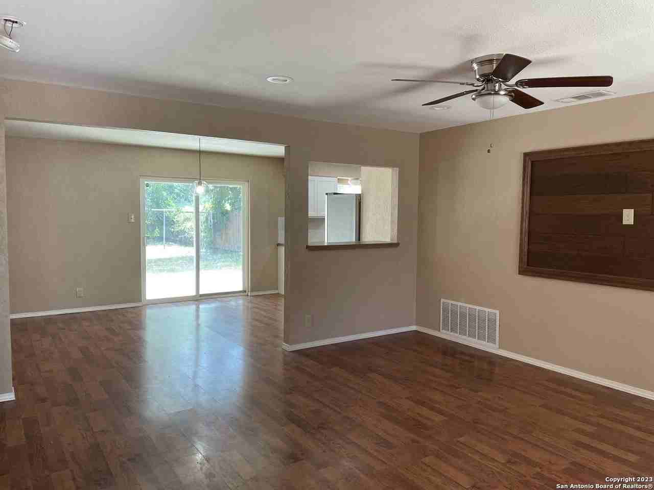 834 Porter St - Photo 4 of 12