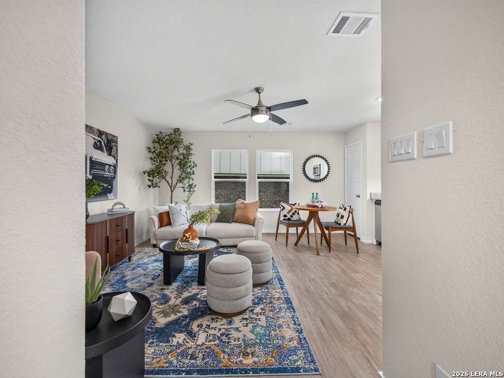 310 W Evergreen St #101 - Photo 3 of 15