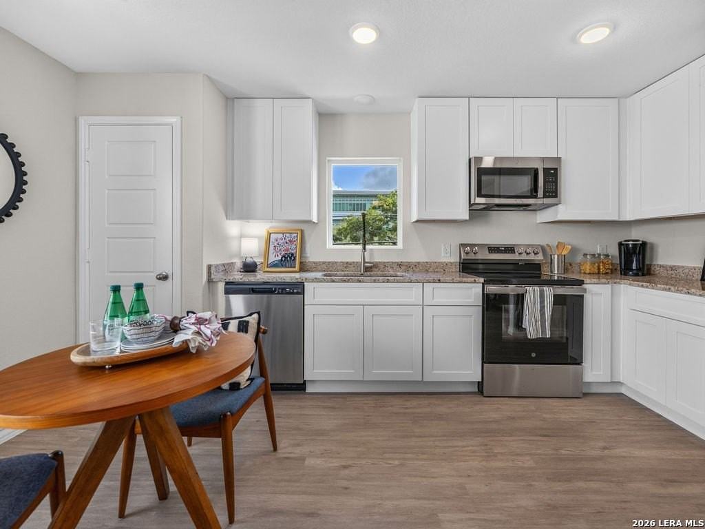 310 W Evergreen St #101 - Photo 5 of 15