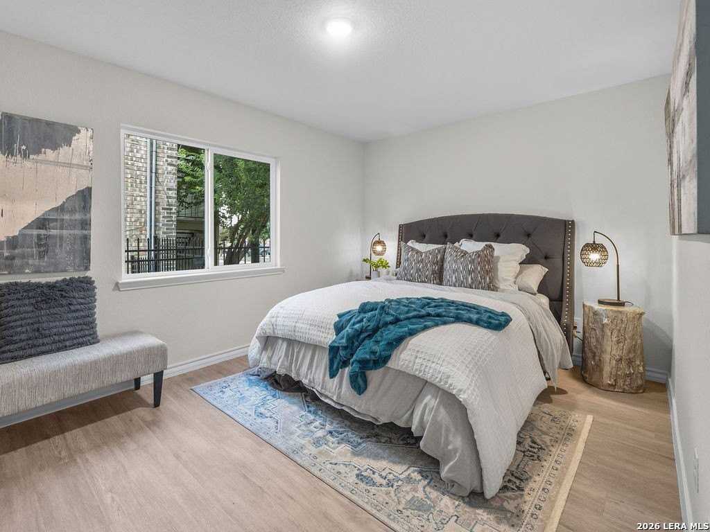 310 W Evergreen St #101 - Photo 6 of 15