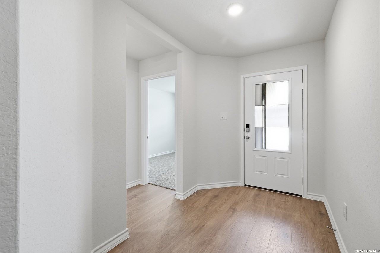 3122 Davis Trce - Photo 2 of 30