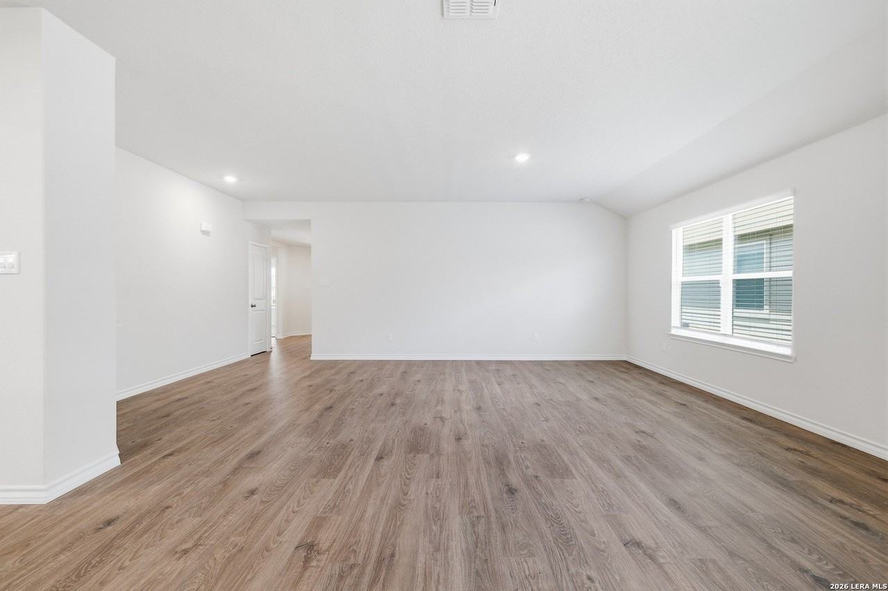 3122 Davis Trce - Photo 7 of 30