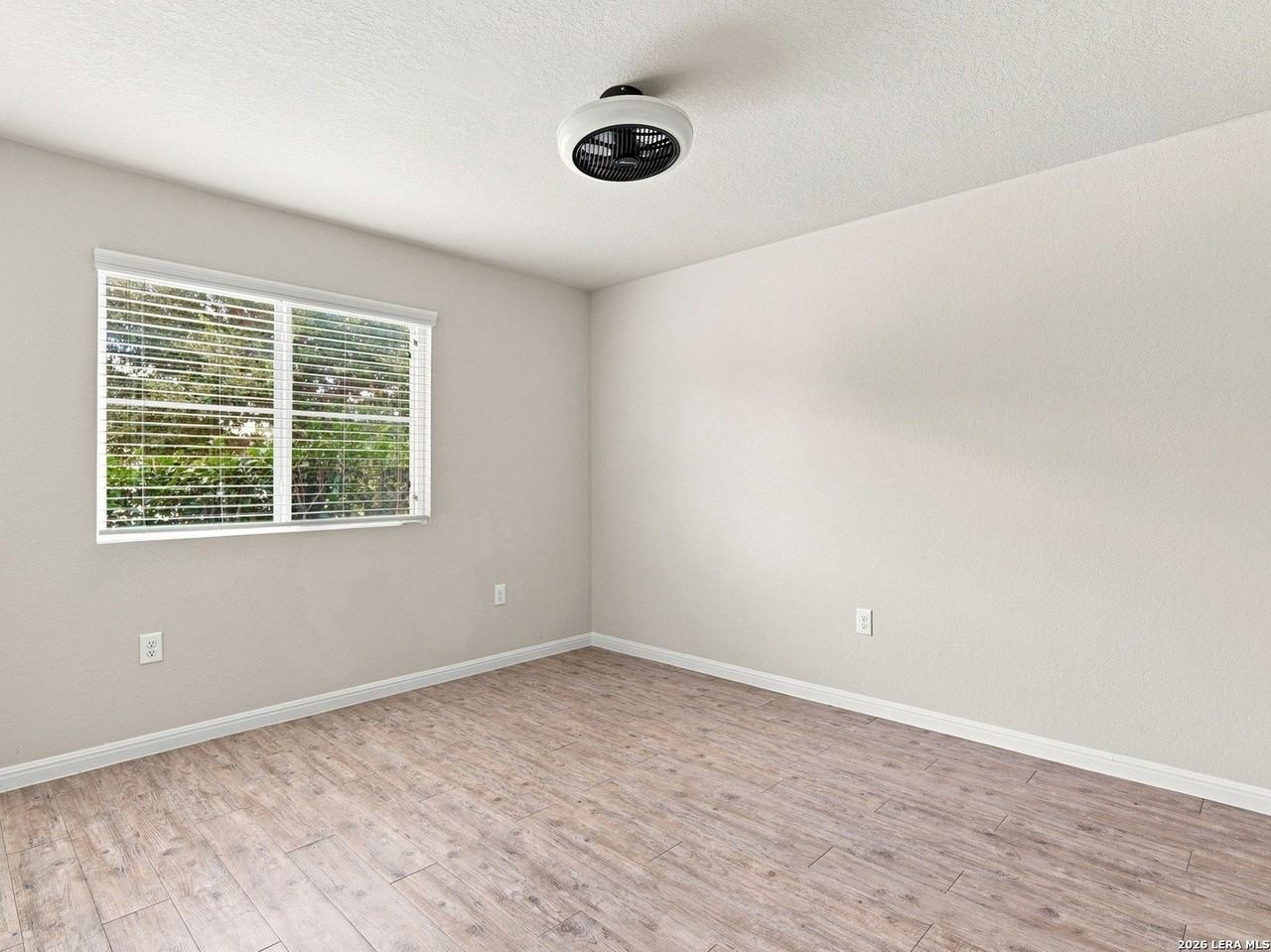 10203 Relic Oaks - Photo 4 of 26