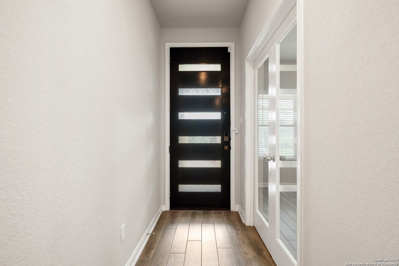 1220 Ella Xing - Photo 5 of 27