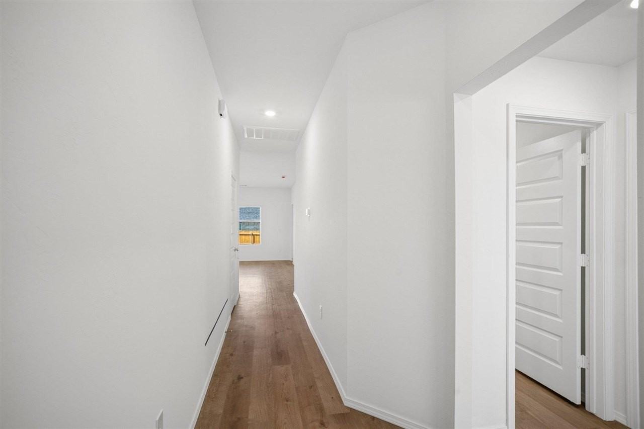 2100 W 30th Pl - Photo 4 of 40