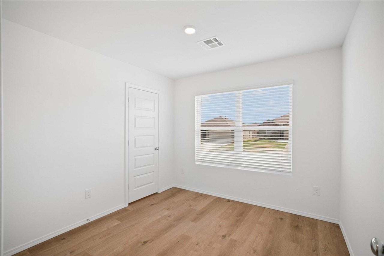 2100 W 30th Pl - Photo 5 of 40