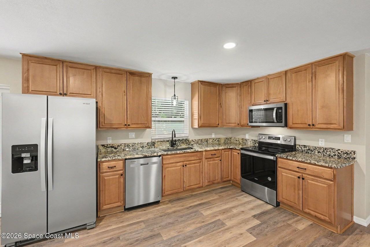2850 Starlight Dr - Photo 4 of 14