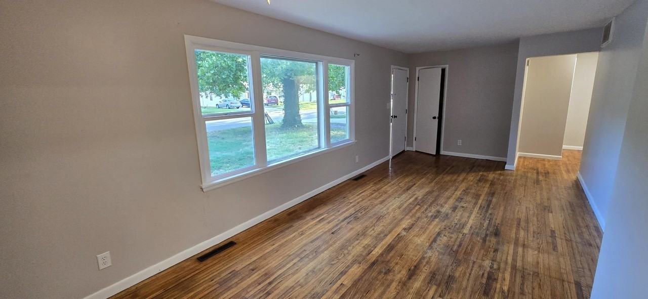 129 E Edgemoor St - Photo 4 of 12