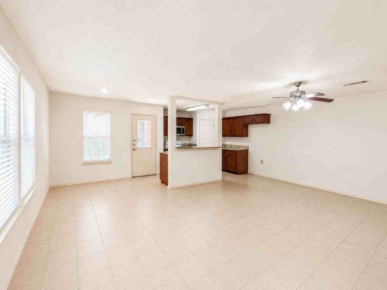 907 Parkplace Rdg - Photo 3 of 20