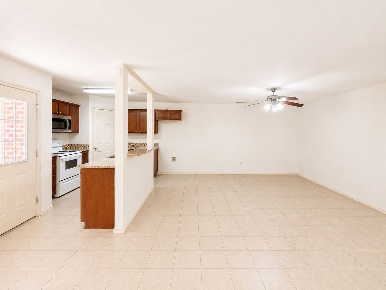 907 Parkplace Rdg - Photo 4 of 20
