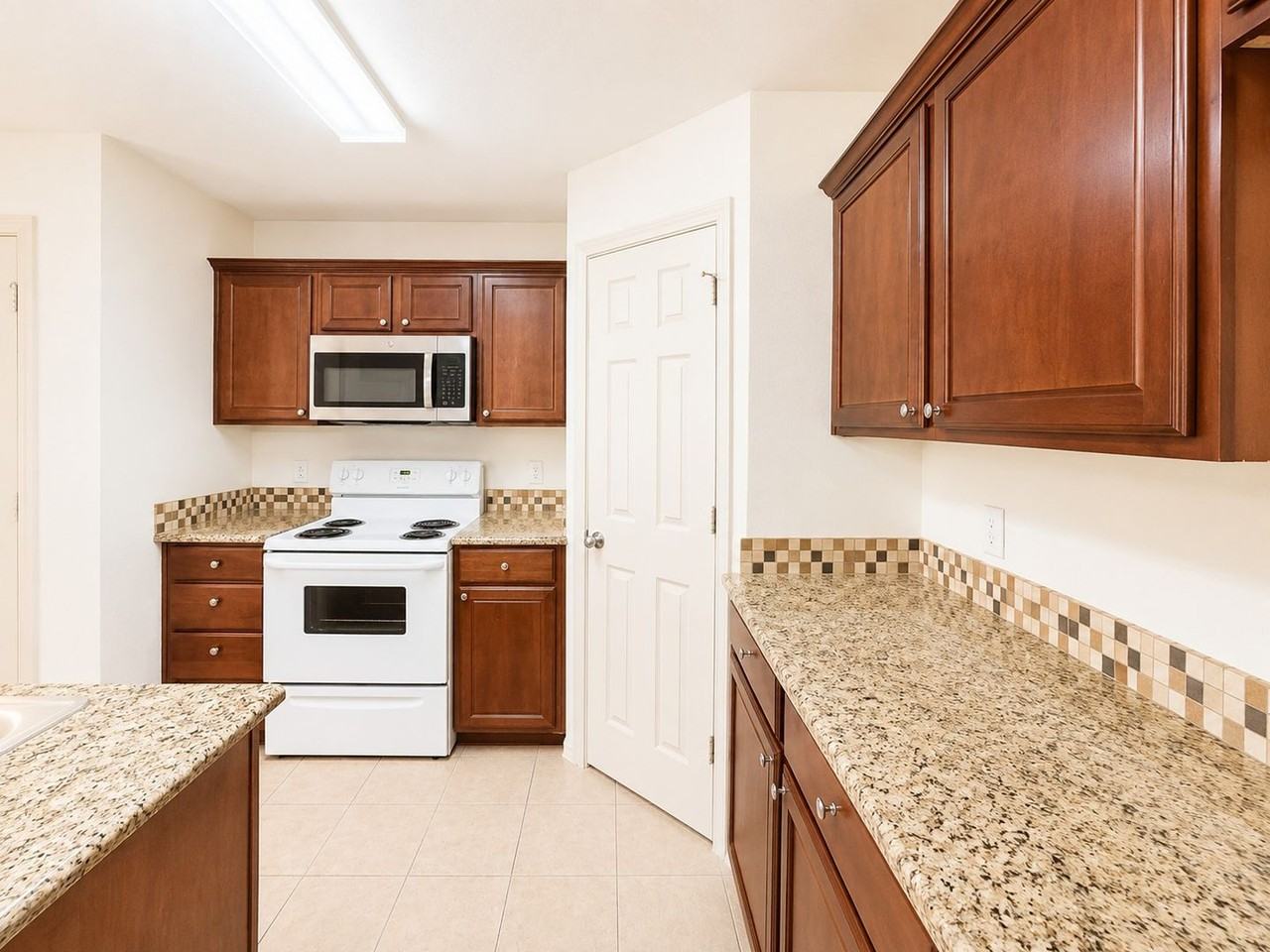 907 Parkplace Rdg - Photo 7 of 20