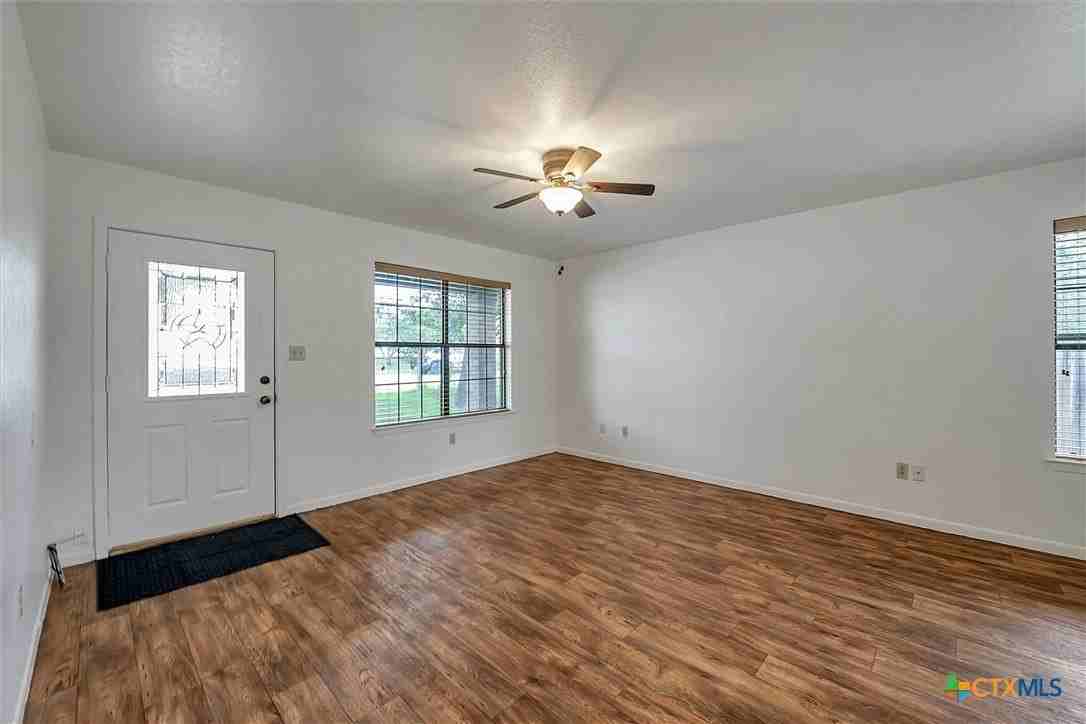 705 S Main St - Photo 3 of 21