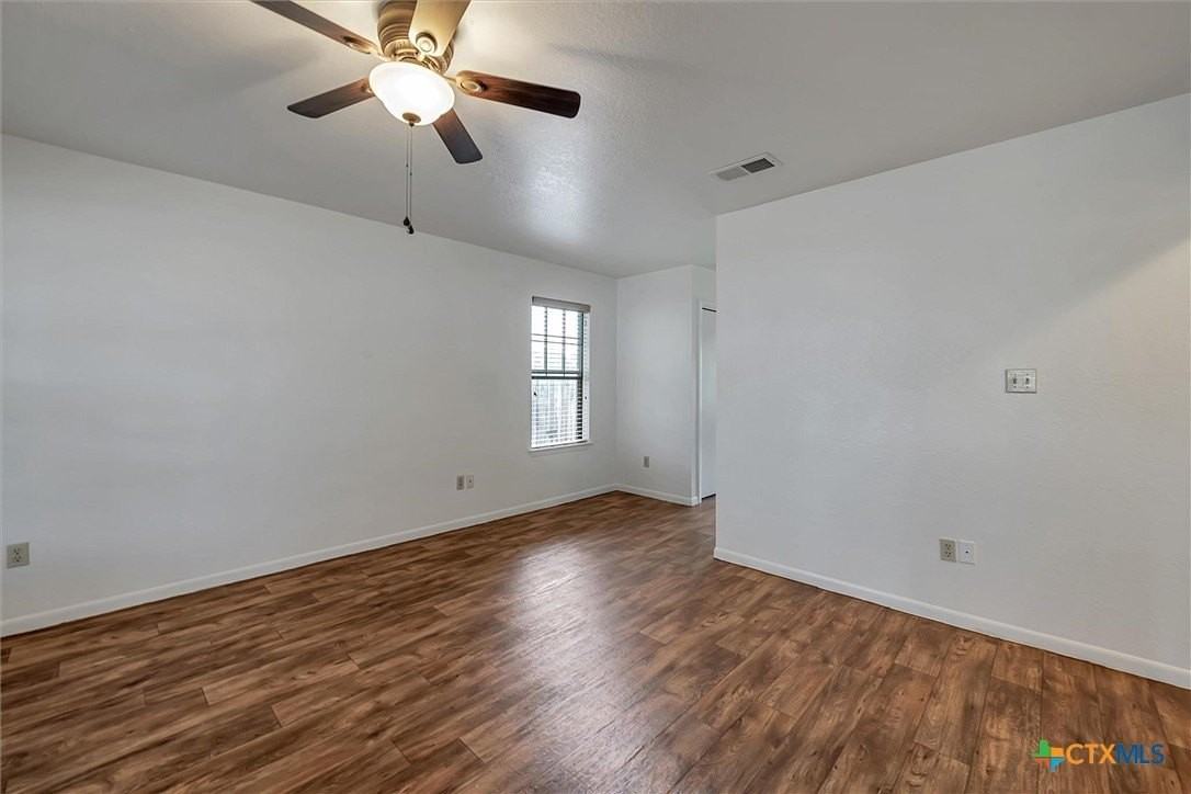705 S Main St - Photo 6 of 21