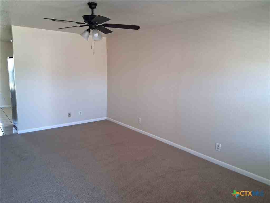 1005 Circle M Dr #B - Photo 3 of 10