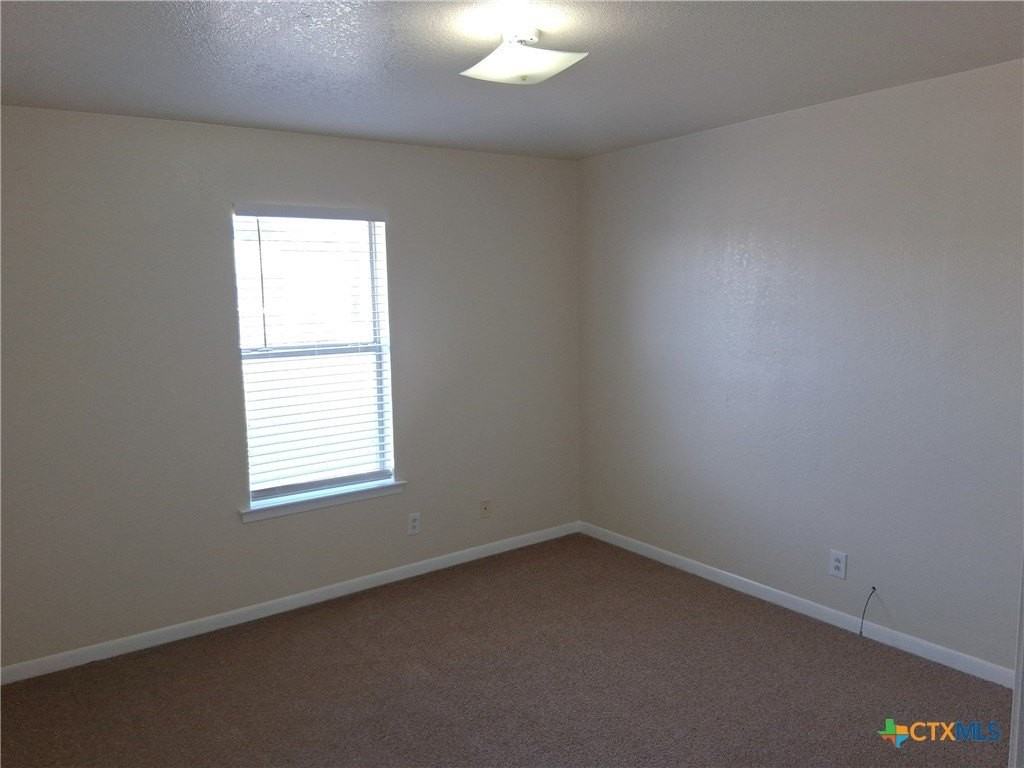 1005 Circle M Dr #B - Photo 7 of 10