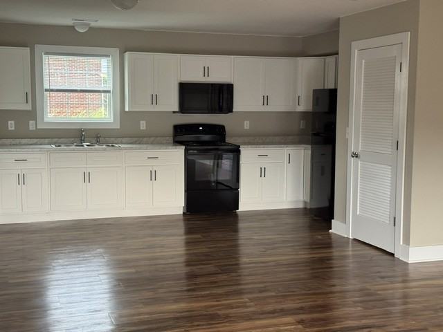 1355 Woodlawn Rd #405 - Photo 2 of 5