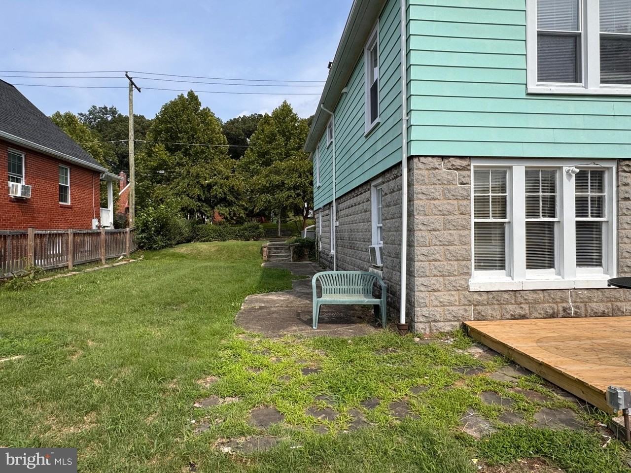 4212 22nd St Ne - Photo 3 of 19
