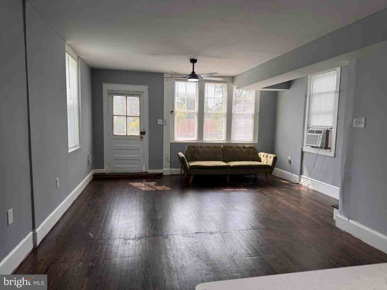 4212 22nd St Ne - Photo 6 of 19