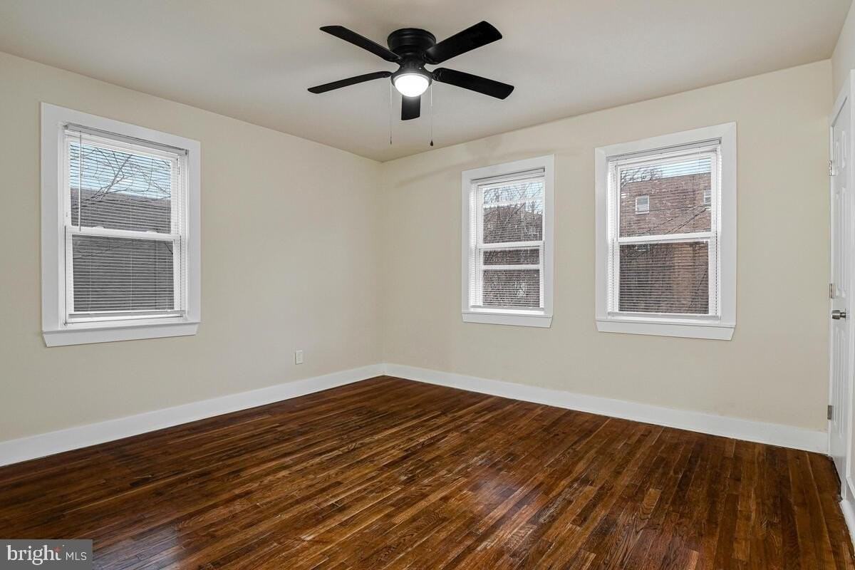 3427 B St Se #4 - Photo 5 of 13