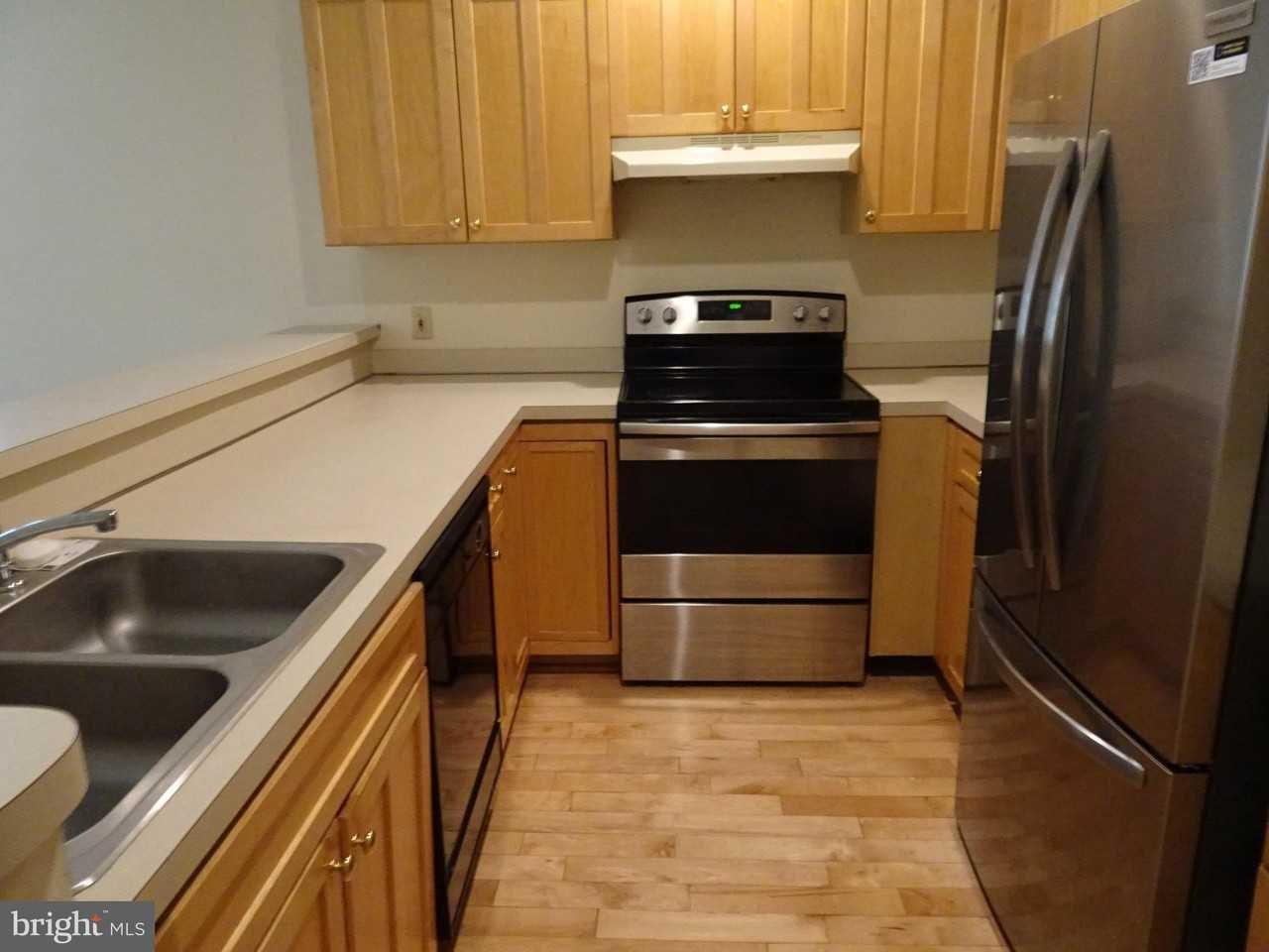 222 Delaware St #2 - Photo 4 of 17