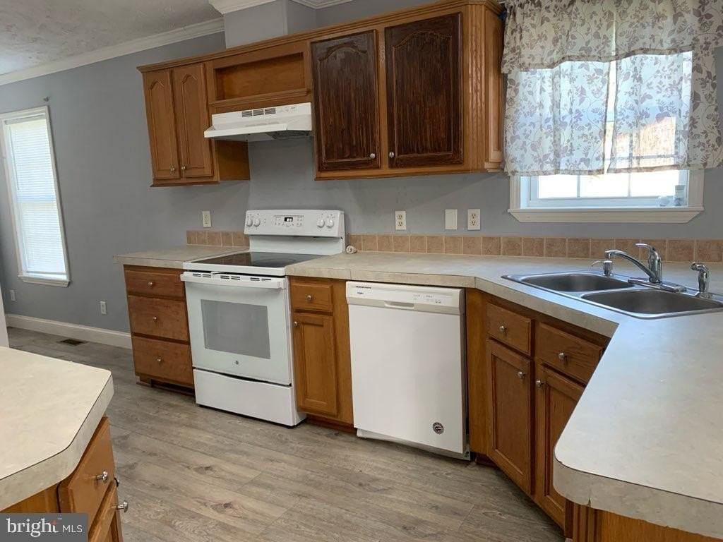 30300 Irons Ln - Photo 6 of 16