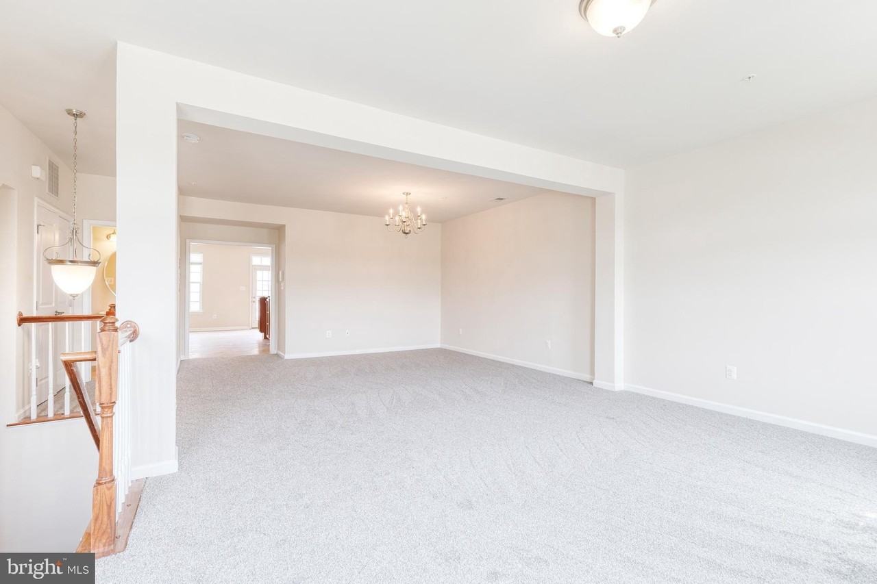 365 Chessington Dr - Photo 3 of 25
