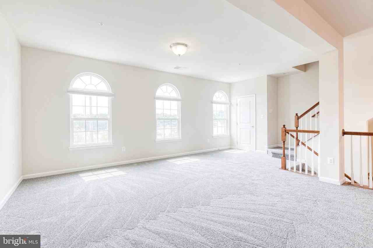 365 Chessington Dr - Photo 6 of 25