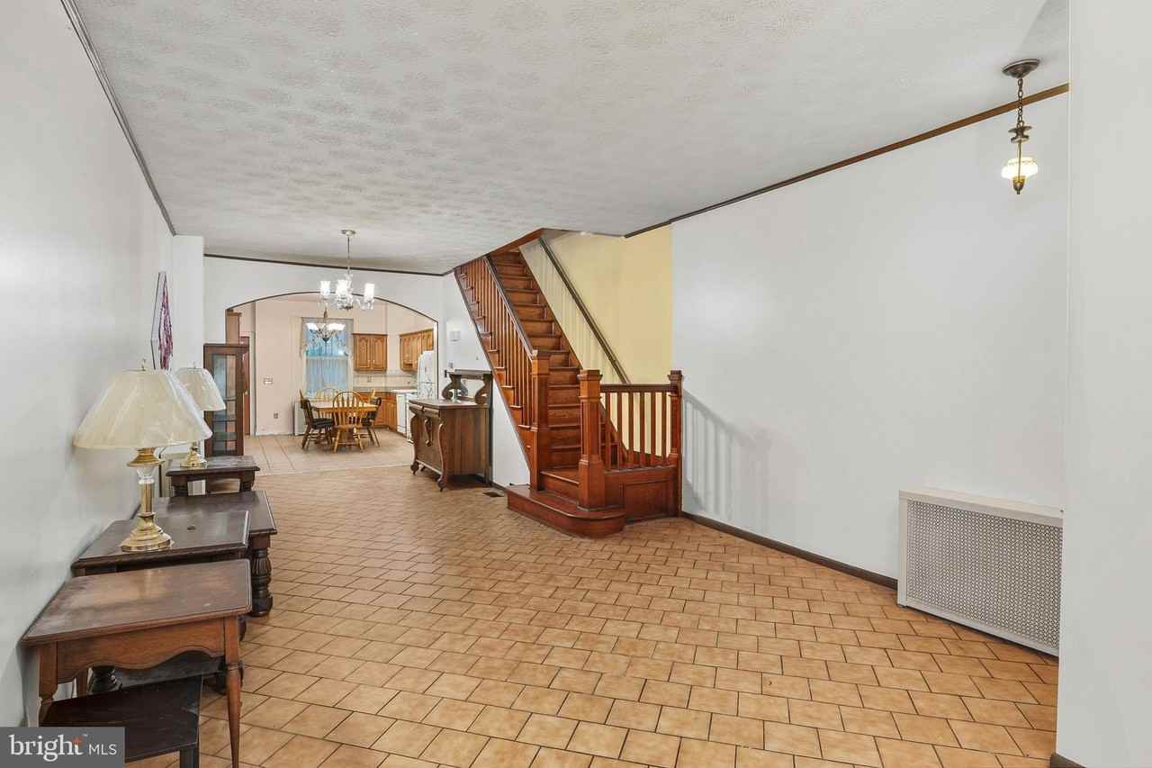 22 S Highland Ave - Photo 4 of 27