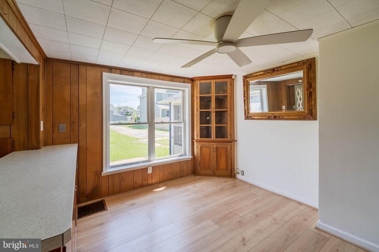 425 Otsego St - Photo 3 of 37