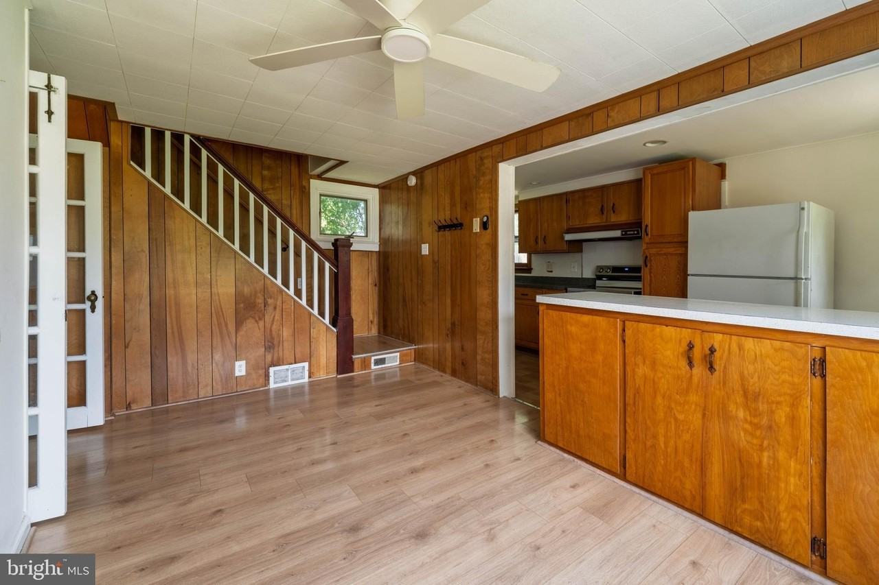 425 Otsego St - Photo 4 of 37