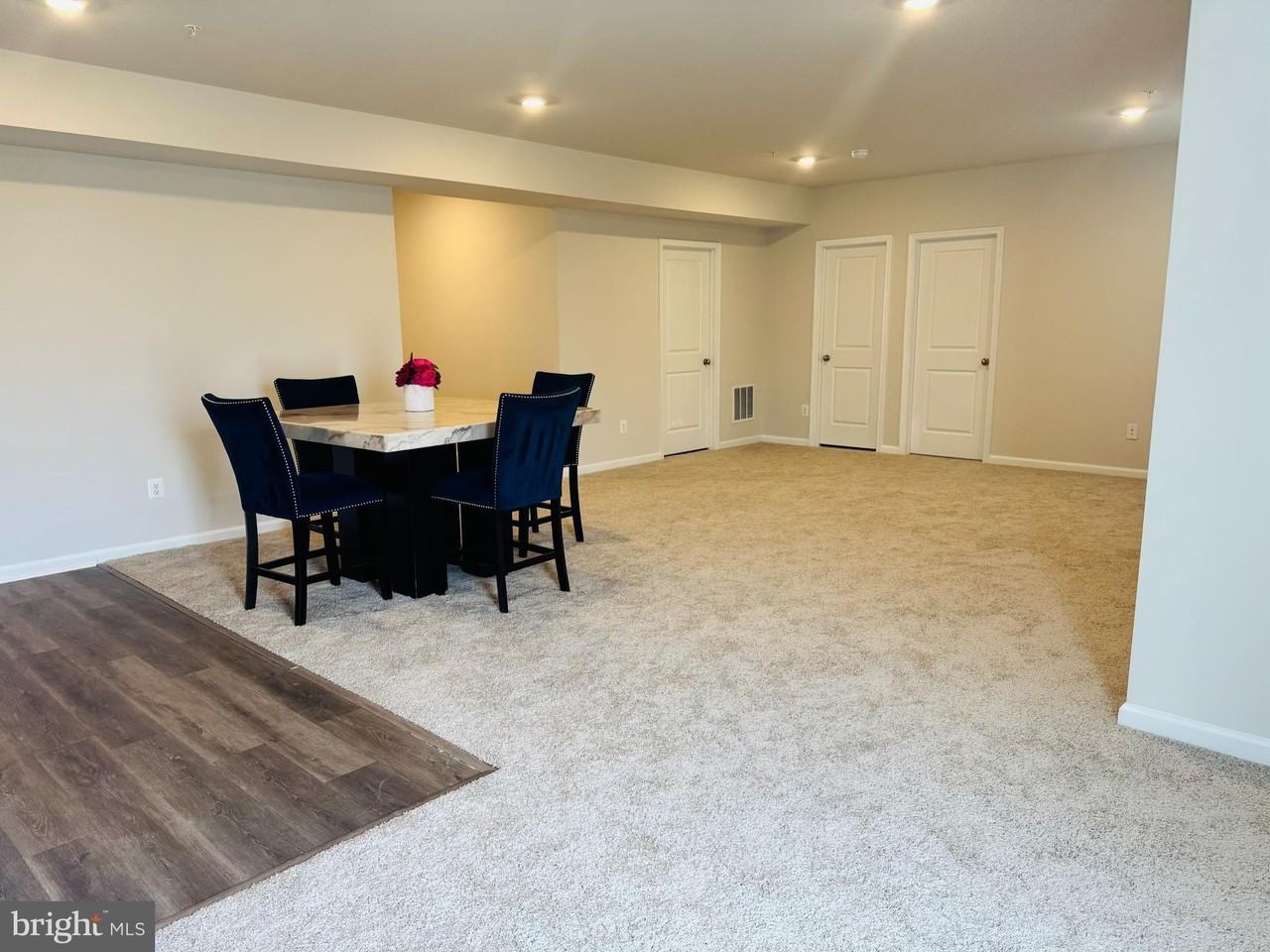 9824 Stonehaven Ct - Photo 6 of 8