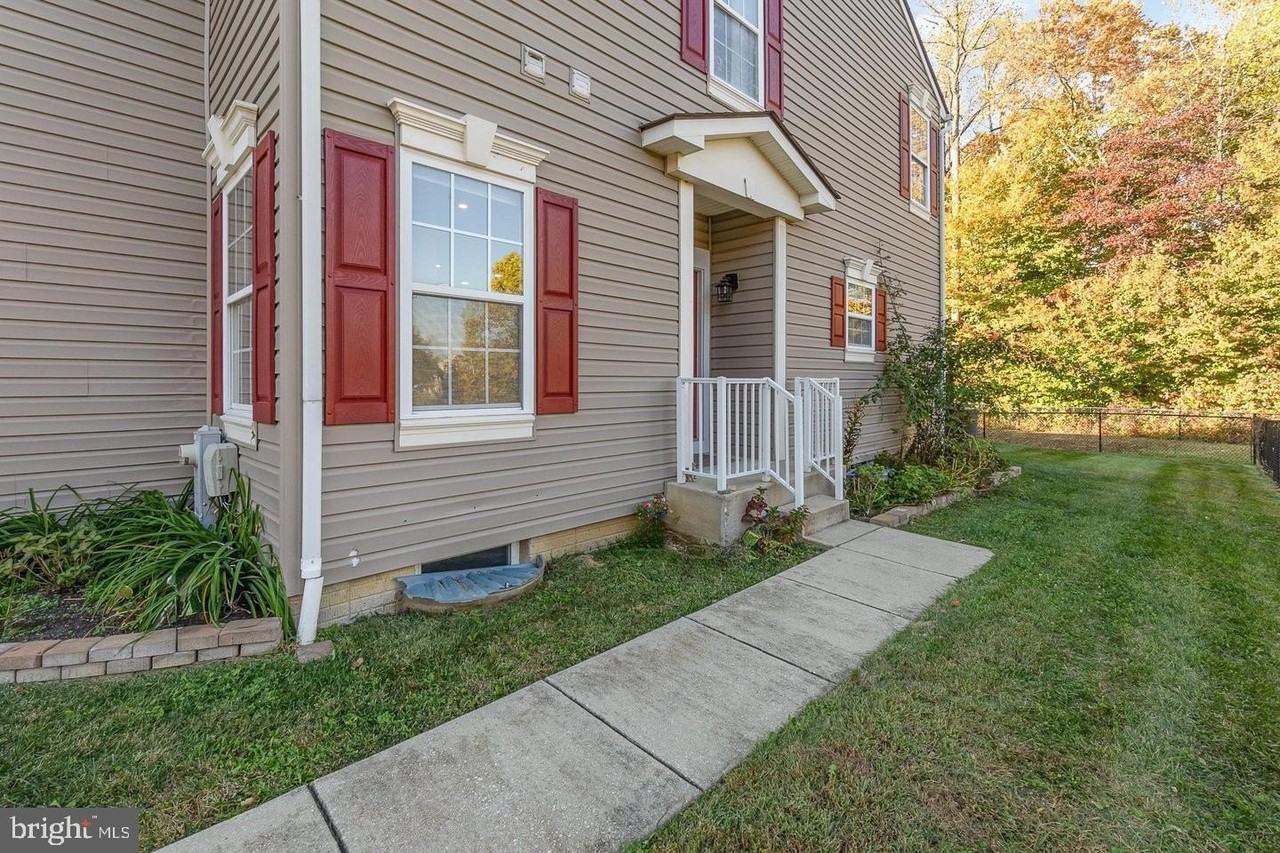 542 Berrycrest Way - Photo 2 of 31