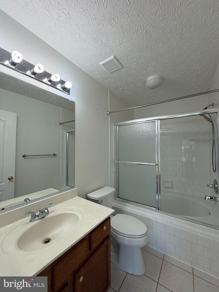 3335 Hollow Ct - Photo 6 of 7