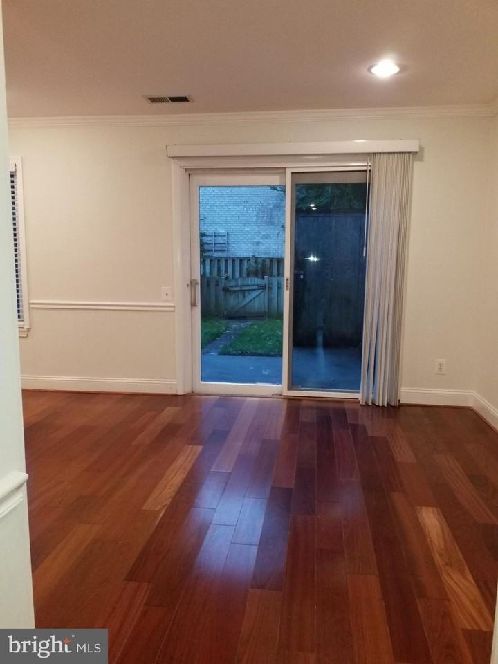 9516 Tippett Ln - Photo 3 of 11