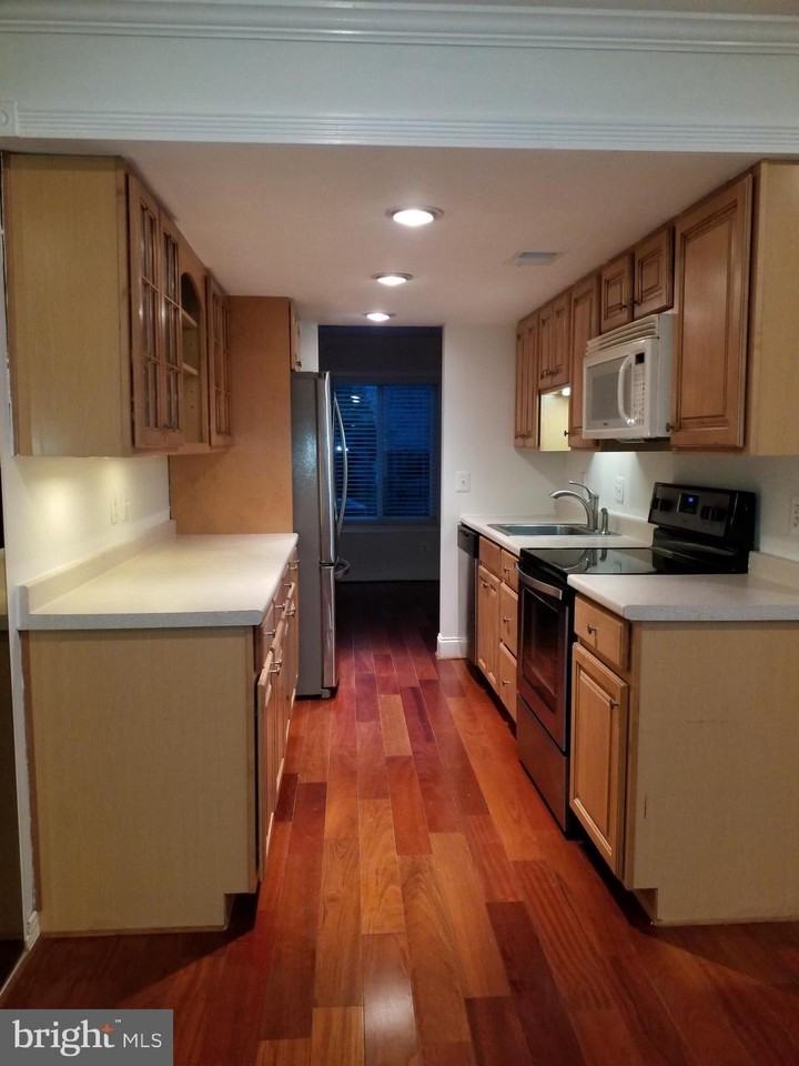 9516 Tippett Ln - Photo 4 of 11