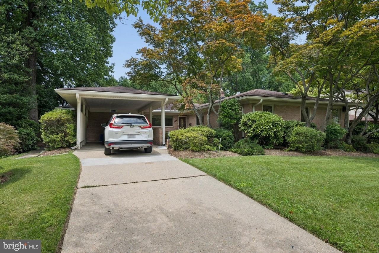 7016 Hopewood St - Photo 3 of 50