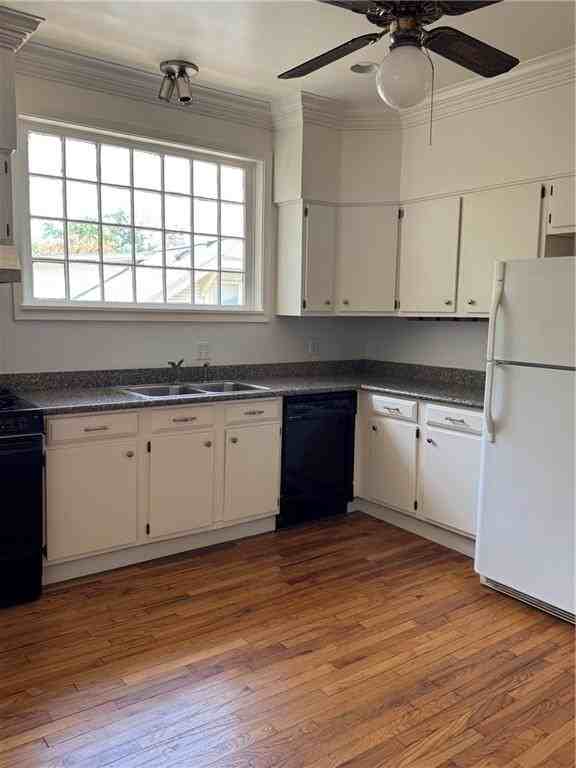 216 Hollywood Dr - Photo 6 of 15