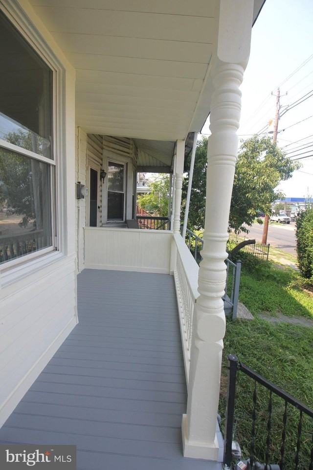 1157 Chambers St - Photo 5 of 29