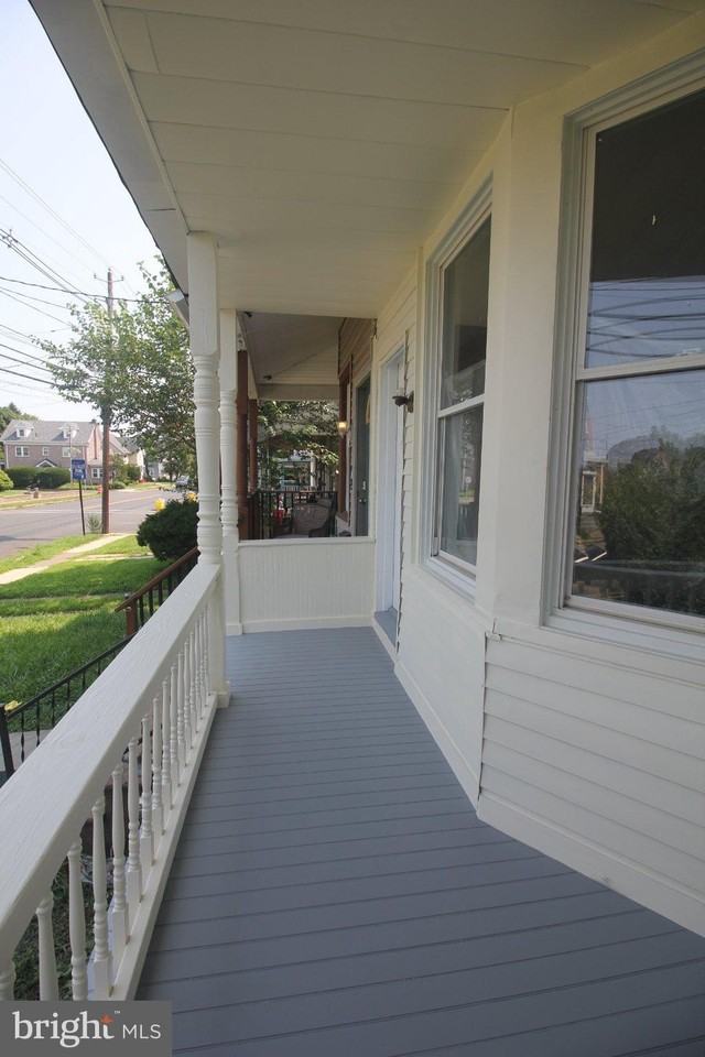 1157 Chambers St - Photo 6 of 29