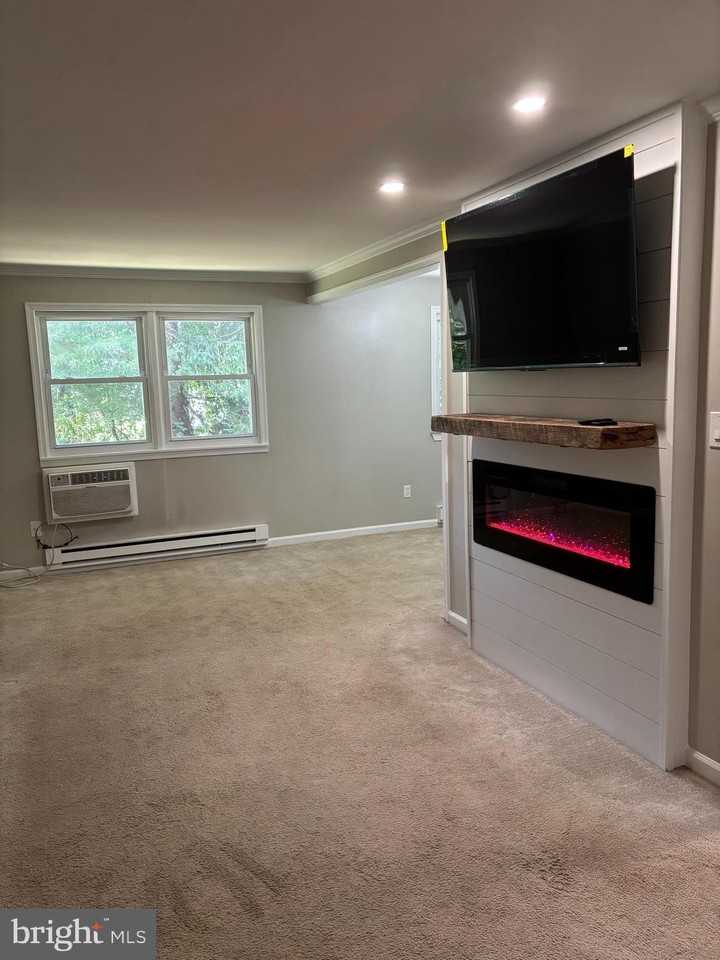 178 Elephant Rd #B13 - Photo 2 of 10