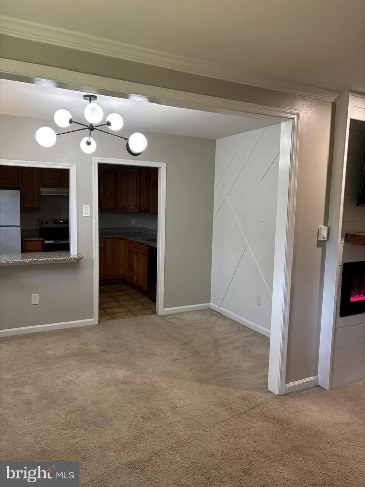 178 Elephant Rd #B13 - Photo 4 of 10