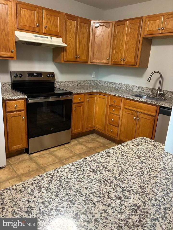 178 Elephant Rd #B13 - Photo 5 of 10